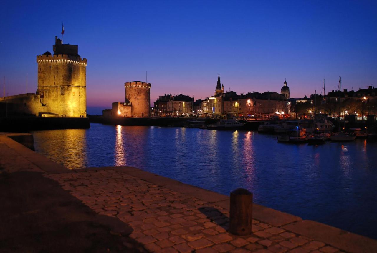 ホテルNuit Sur Un Bateau La Rochelle ラ・ロシェル エクステリア 写真